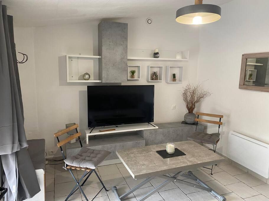 Charmante Maison Avec Piscine Гурдон Екстериор снимка