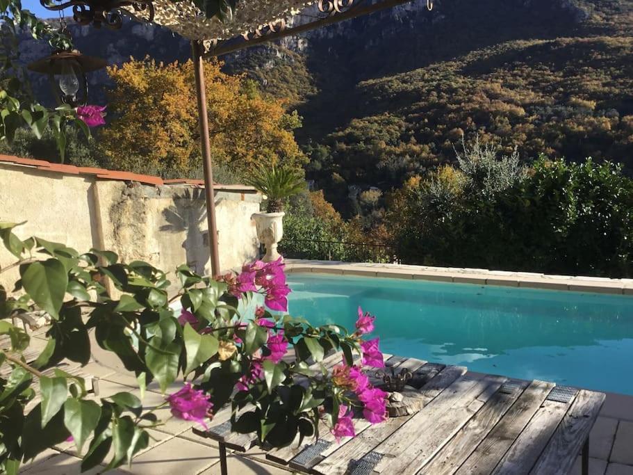 Charmante Maison Avec Piscine Гурдон Екстериор снимка
